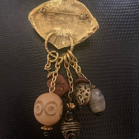 Vintage Brooch beaded excellent piece - Picture 8 of 13